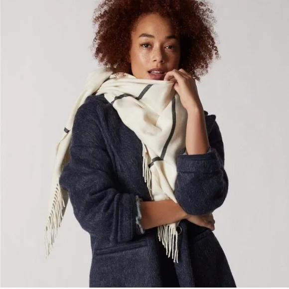 BNWT Indigo Love & Lore Cream and Black Striped Scarf with Fringe - Picture 14 of 15